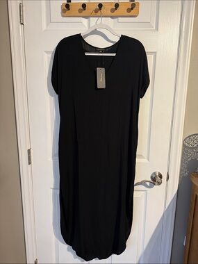 Shinestar Black V-Neck Midi Dress w/ hidden pockets